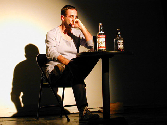 Slaven Tolj (HR): Globalizacija, fotodokumentacija performansa, 2001.