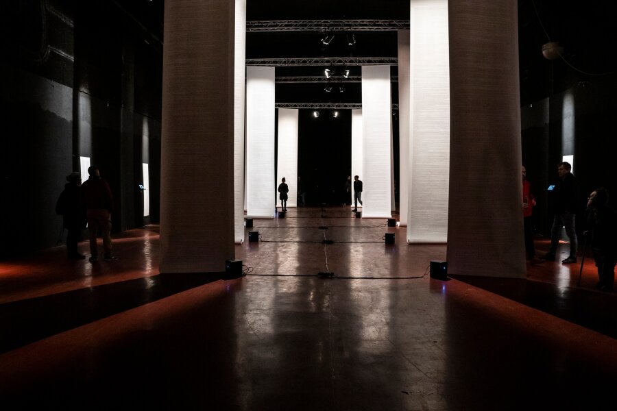 Izložba multimedijske instalacije Bojana Gagića &bdquo;12 mrtvih ptica